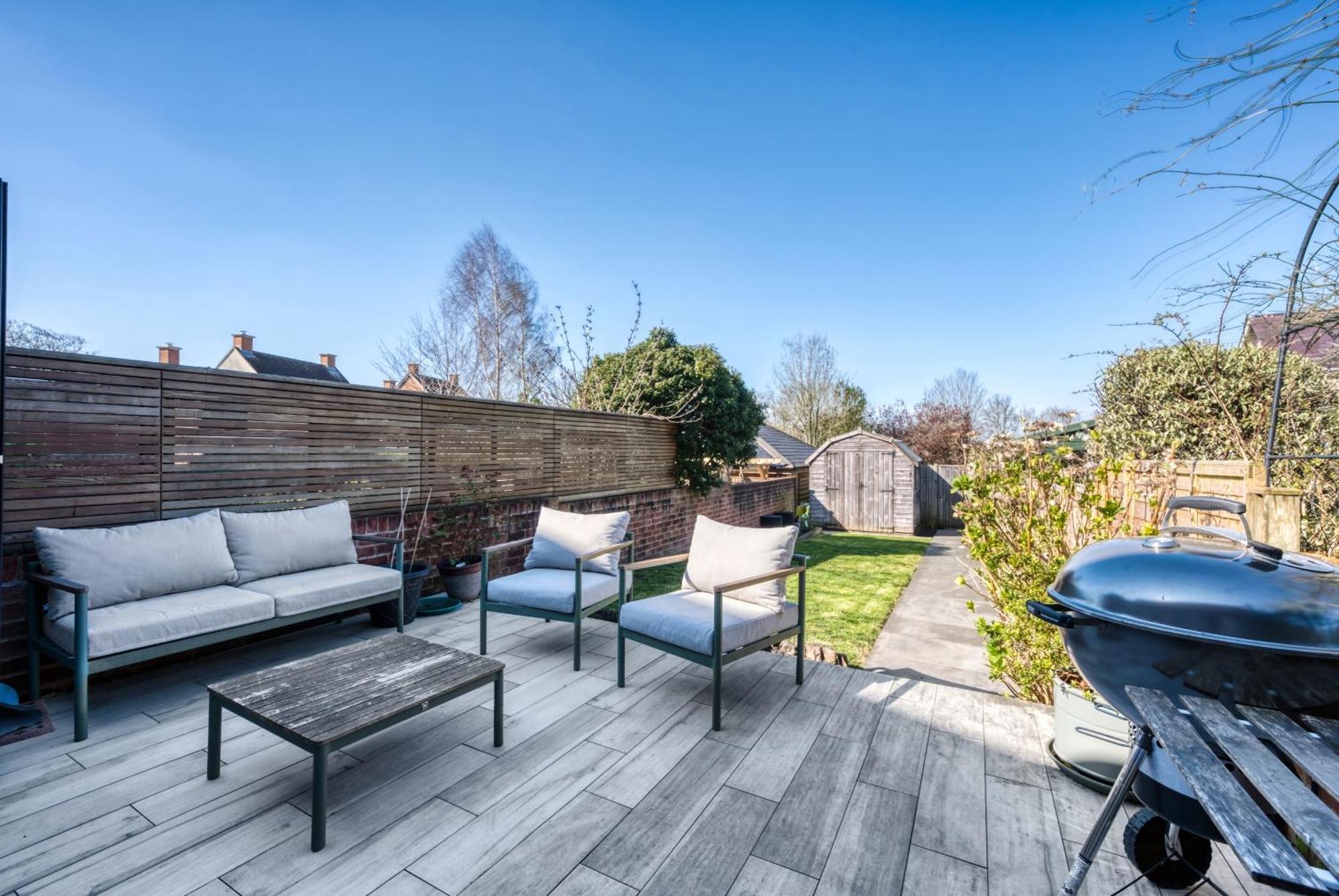 3-bedroom Stylish Stunning & Open Plan Home, Sleeps 6 With Private Off-road Parking And Private Garden - Long Term And Summer Special Offer! - By Blue Puffin Сasa de vacaciones *