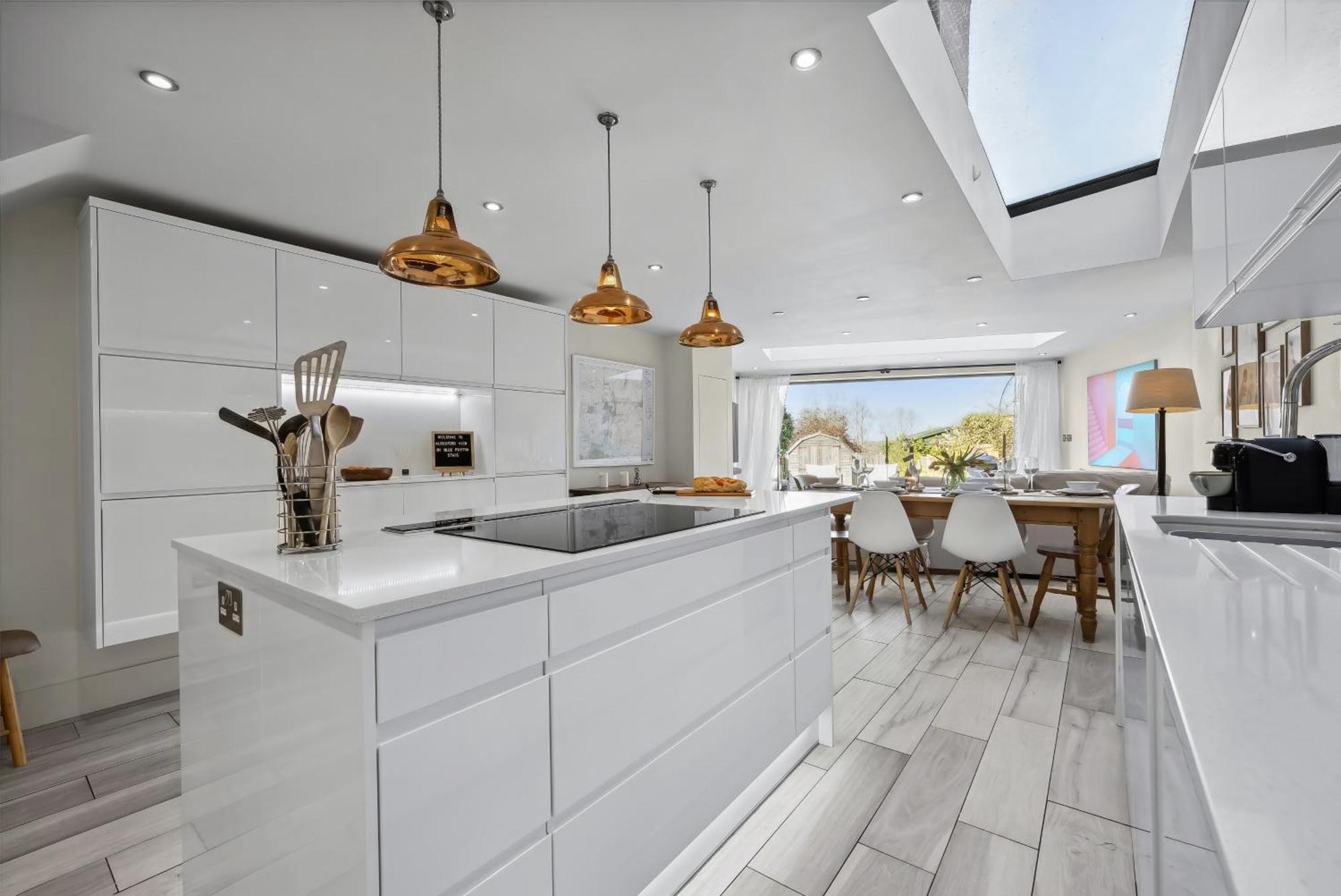 Сasa de vacaciones 3-bedroom Stylish Stunning & Open Plan Home, Sleeps 6 With Private Off-road Parking And Private Garden - Long Term And Summer Special Offer! - By Blue Puffin Winchester