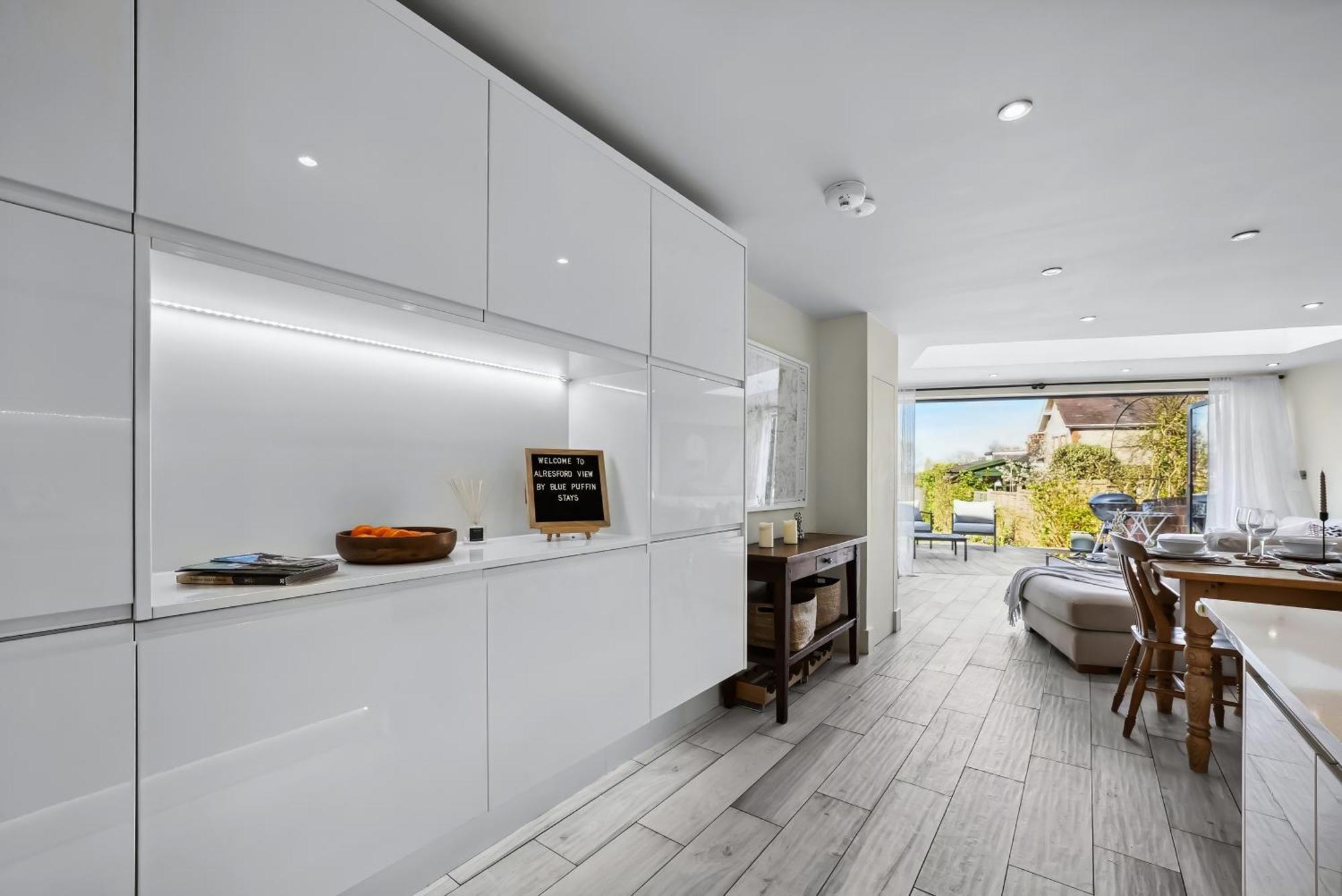 Сasa de vacaciones 3-bedroom Stylish Stunning & Open Plan Home, Sleeps 6 With Private Off-road Parking And Private Garden - Long Term And Summer Special Offer! - By Blue Puffin *
