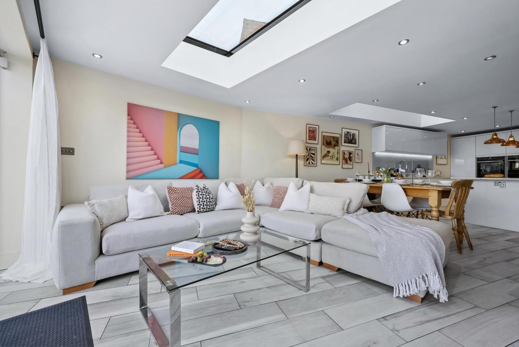 Сasa de vacaciones 3-bedroom Stylish Stunning & Open Plan Home, Sleeps 6 With Private Off-road Parking And Private Garden - Long Term And Summer Special Offer! - By Blue Puffin Winchester